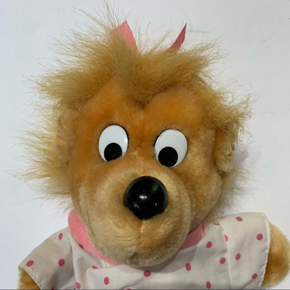Berenstain Bears Sister Hand Puppet - Picture 4 of 5